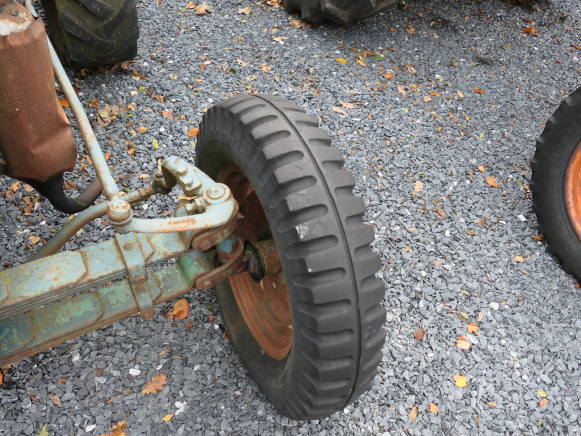 Tracteur agricole + barre faucheuse latérale Normag Kornett II (VIN:19010271952) - Trator: foto 5 Tracteur agricole + barre faucheuse latérale Normag Kornett II (VIN:19010271952) - Trator: foto 5