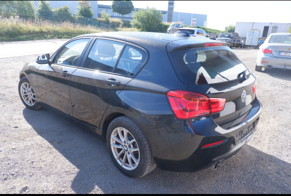 Voiture BMW 118.i - Hatchback: foto 2 Voiture BMW 118.i - Hatchback: foto 2