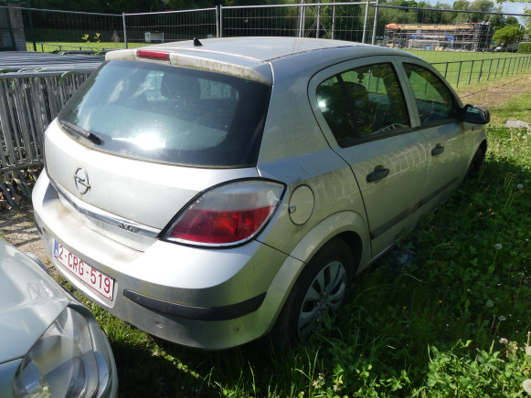 Voiture Opel Astra - Automóvel: foto 4 Voiture Opel Astra - Automóvel: foto 4