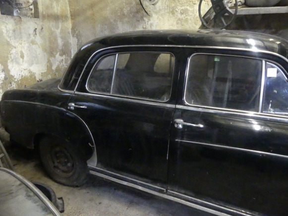 Voiture ancêtre Mercedes-Benz 220S Poton - Automóvel: foto 5 Voiture ancêtre Mercedes-Benz 220S Poton - Automóvel: foto 5