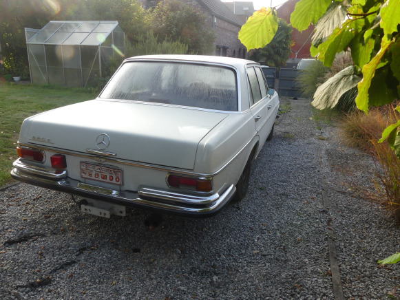 Voiture ancêtre Mercedes-Benz 280S (1972-72.399 km)( Vin: 10801610091315) - Automóvel: foto 4 Voiture ancêtre Mercedes-Benz 280S (1972-72.399 km)( Vin: 10801610091315) - Automóvel: foto 4