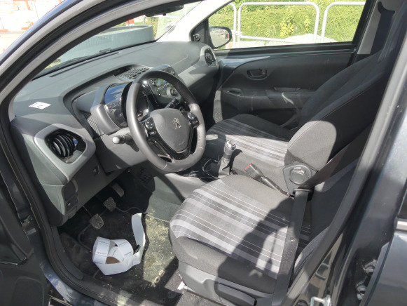 Voiture (saisie sur voirie) (1.735km) Peugeot 108 Style 5 portes(Vin:VF3PSCFBDJR245289) - Automóvel: foto 5 Voiture (saisie sur voirie) (1.735km) Peugeot 108 Style 5 portes(Vin:VF3PSCFBDJR245289) - Automóvel: foto 5
