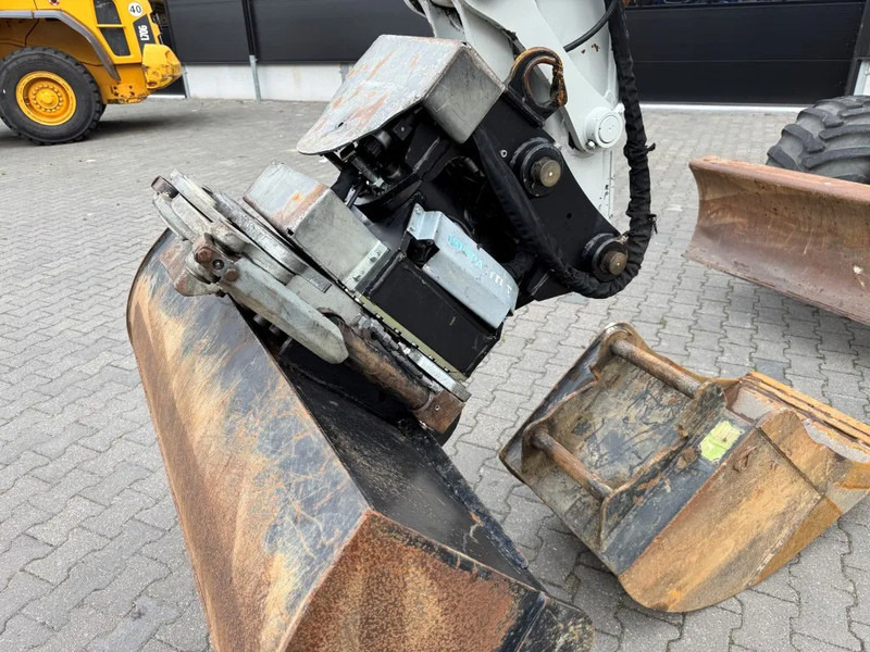 Escavadeira de rodas Takeuchi TB295W BJ 2021 3500 uur Compacttilt Draaikantelstuk met Gripper !: foto 18