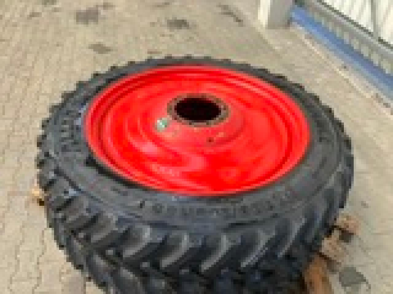 Alliance 320/105R50 - Pneu por Máquina agrícola: foto 1 Alliance 320/105R50 - Pneu por Máquina agrícola: foto 1