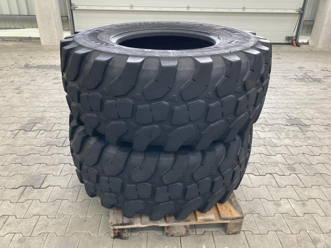 Alliance 500/70R24 - Pneu por Máquina agrícola: foto 2 Alliance 500/70R24 - Pneu por Máquina agrícola: foto 2