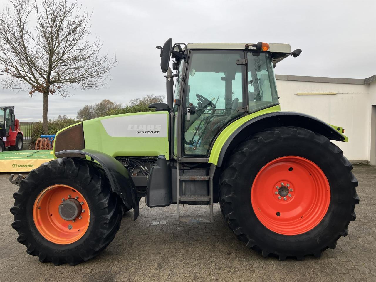 CLAAS Ares 696 RZ - Trator: foto 2 CLAAS Ares 696 RZ - Trator: foto 2
