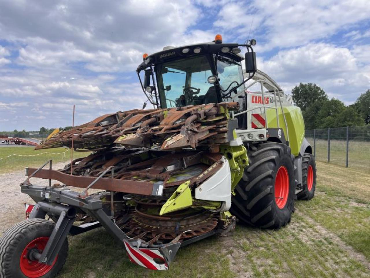 CLAAS Jaguar 980 - Picadora de forragem automotriz: foto 1 CLAAS Jaguar 980 - Picadora de forragem automotriz: foto 1