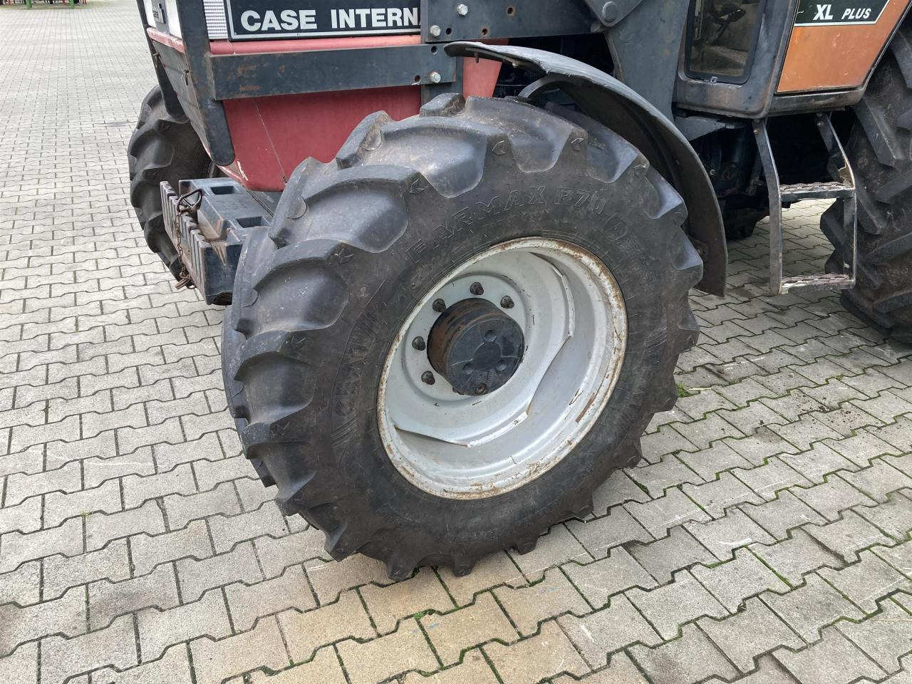 Case-IH 844 XL Plus - Trator: foto 2 Case-IH 844 XL Plus - Trator: foto 2