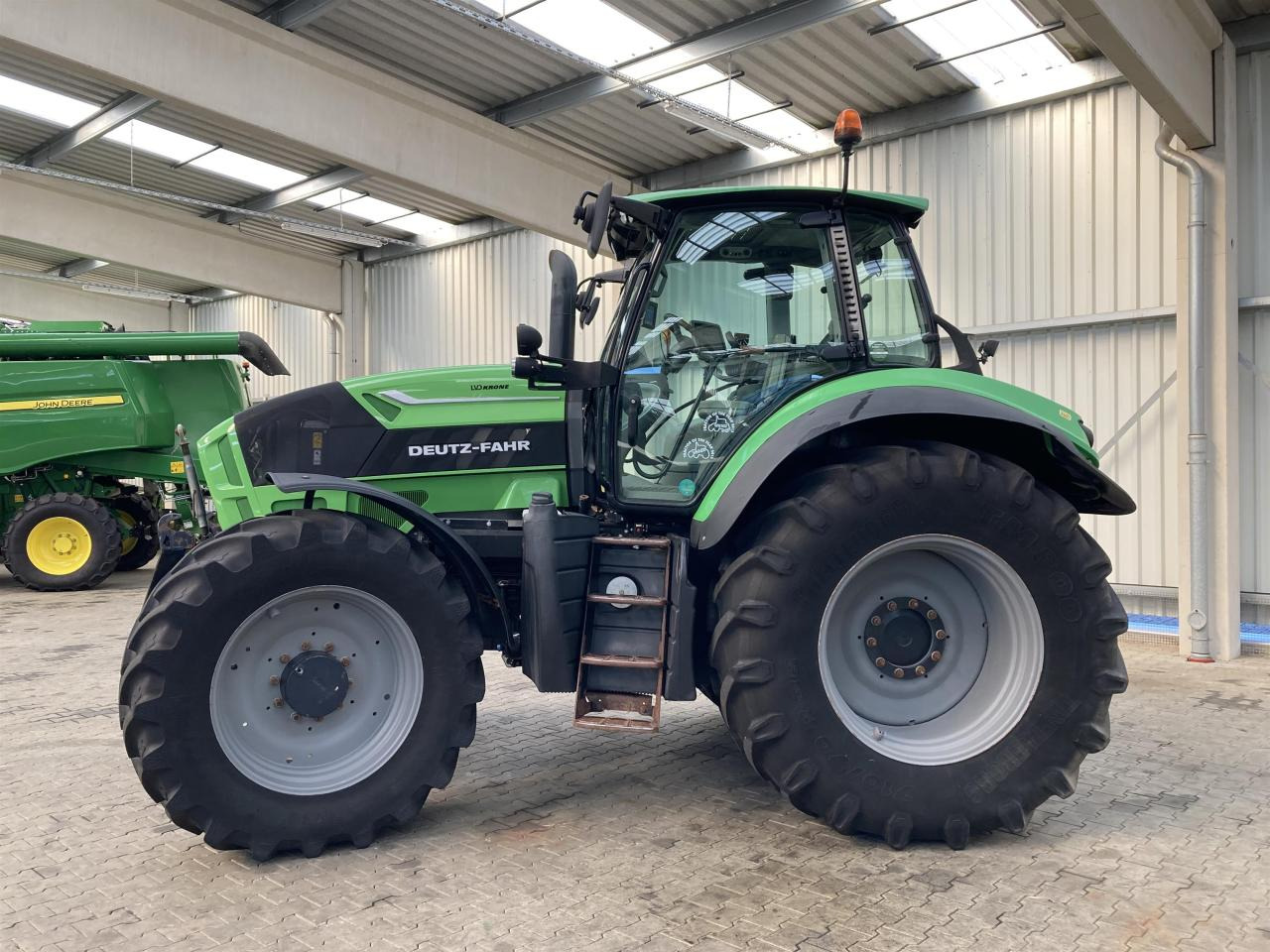 Trator Deutz-Fahr 7250 TTV: foto 9 Trator Deutz-Fahr 7250 TTV: foto 9