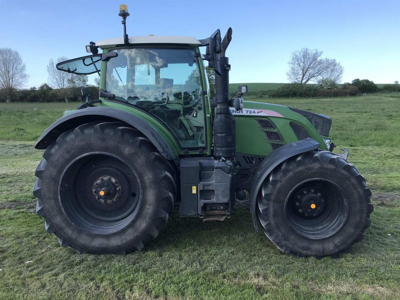 Fendt 724 Vario Profi Plus - Trator: foto 2 Fendt 724 Vario Profi Plus - Trator: foto 2