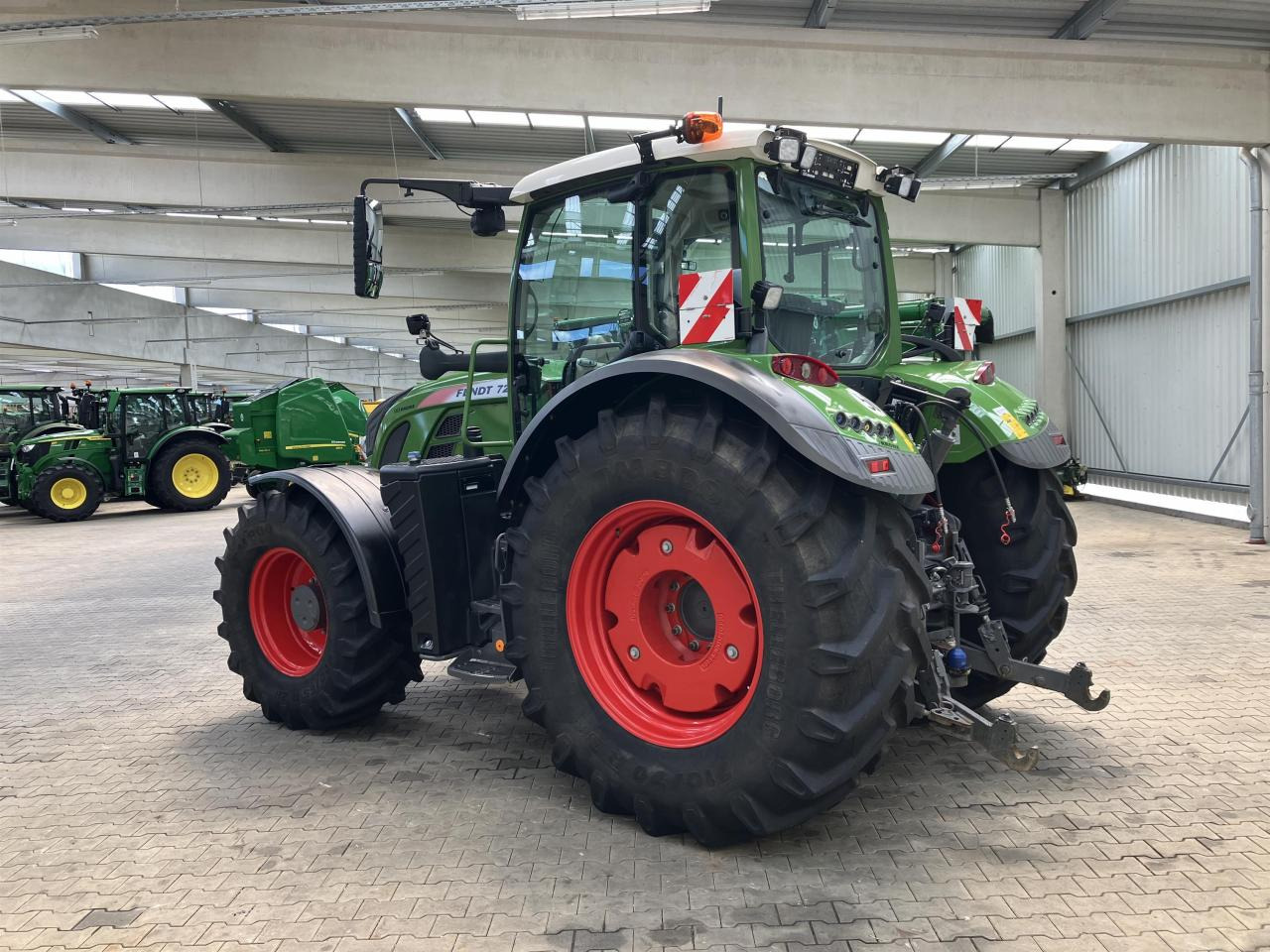 Fendt 724 Vario Profi Plus - Trator: foto 5 Fendt 724 Vario Profi Plus - Trator: foto 5