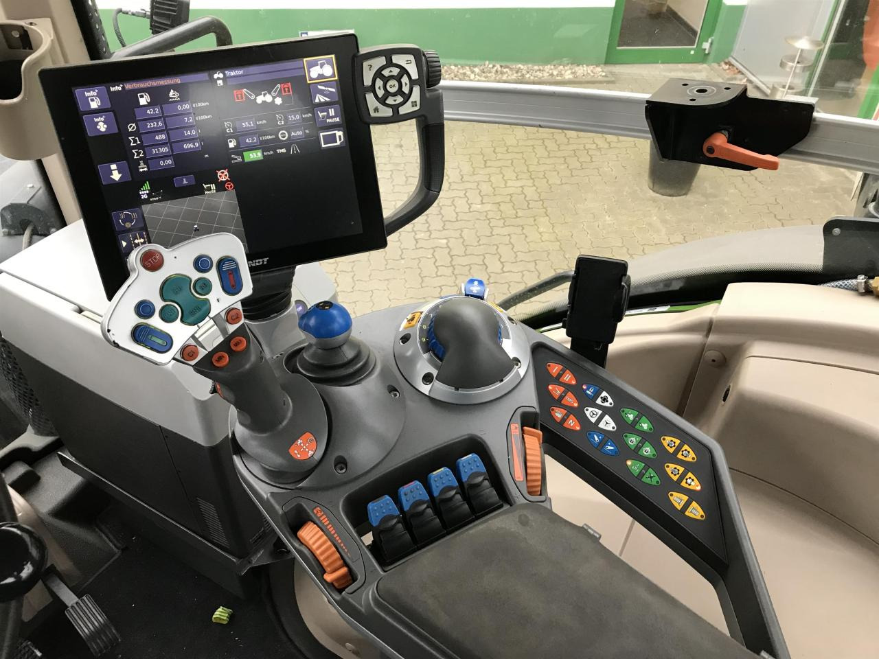 Trator Fendt 933: foto 9