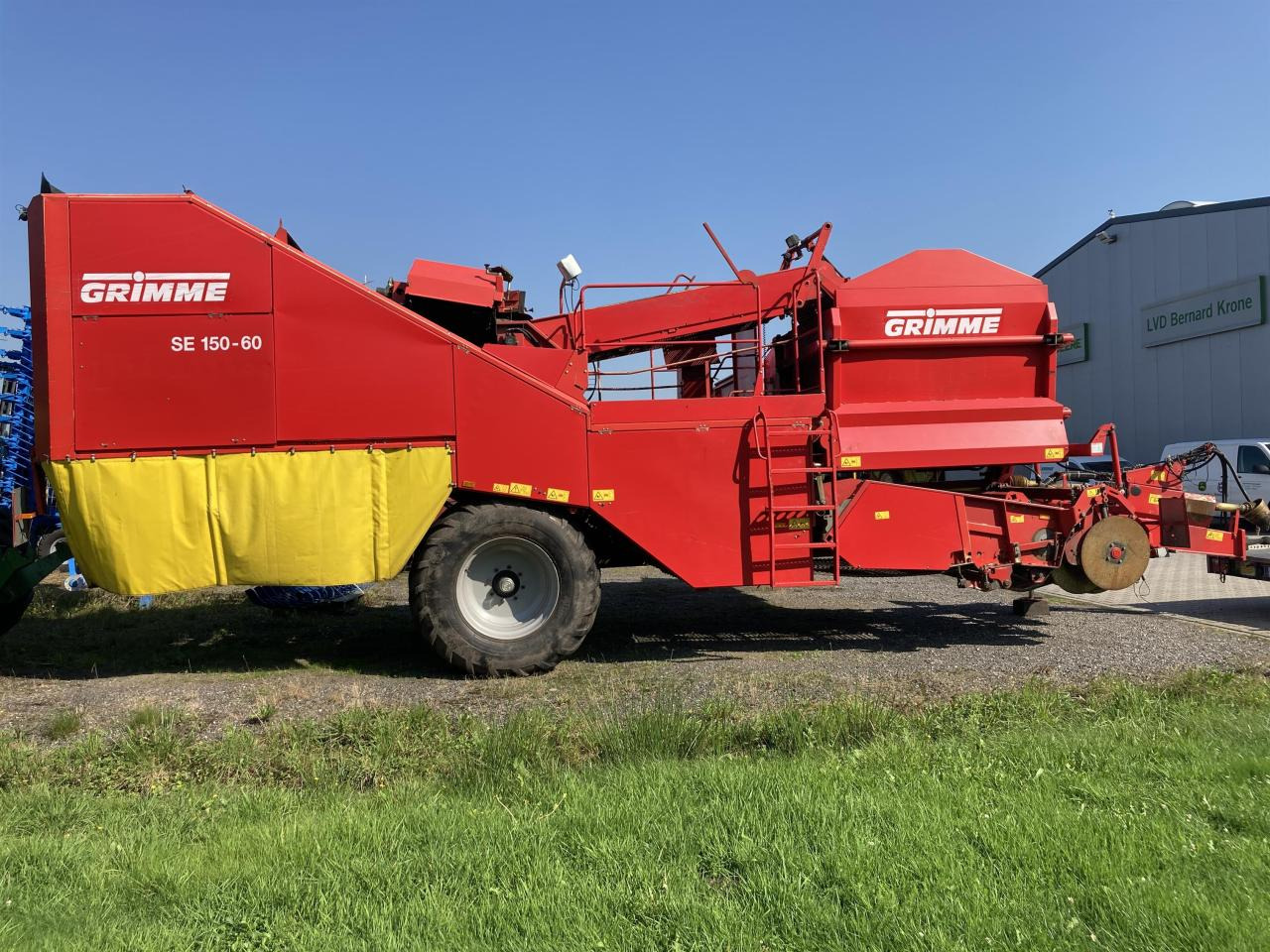 Grimme SE 150-60 - Colheitadeira de batatas: foto 1 Grimme SE 150-60 - Colheitadeira de batatas: foto 1
