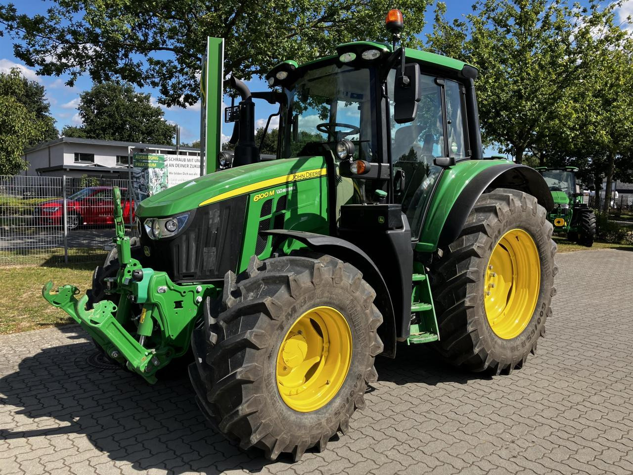 John Deere 6100M - Trator: foto 1 John Deere 6100M - Trator: foto 1