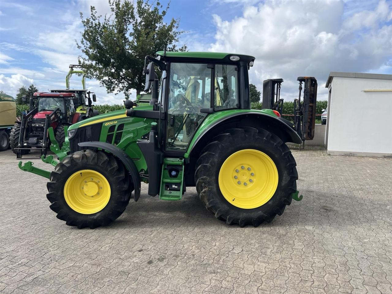 John Deere 6100M - Trator: foto 3 John Deere 6100M - Trator: foto 3