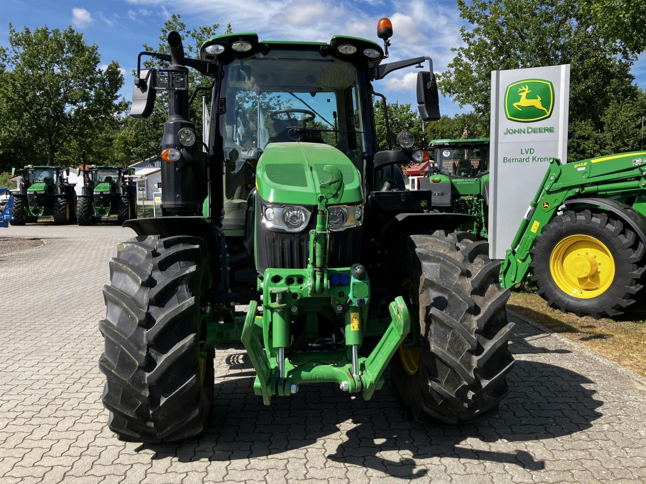 John Deere 6100M - Trator: foto 3 John Deere 6100M - Trator: foto 3