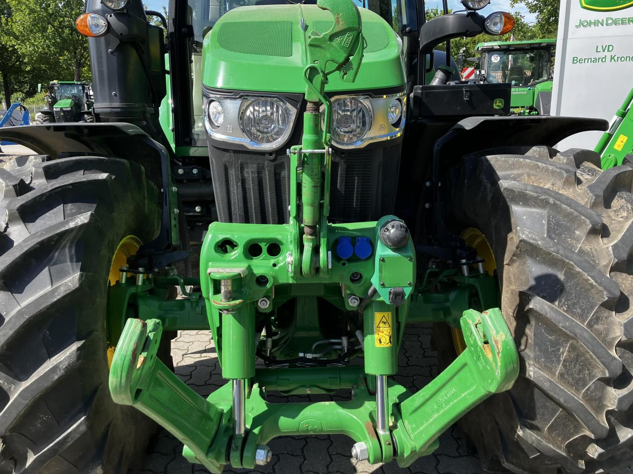 John Deere 6100M - Trator: foto 4 John Deere 6100M - Trator: foto 4
