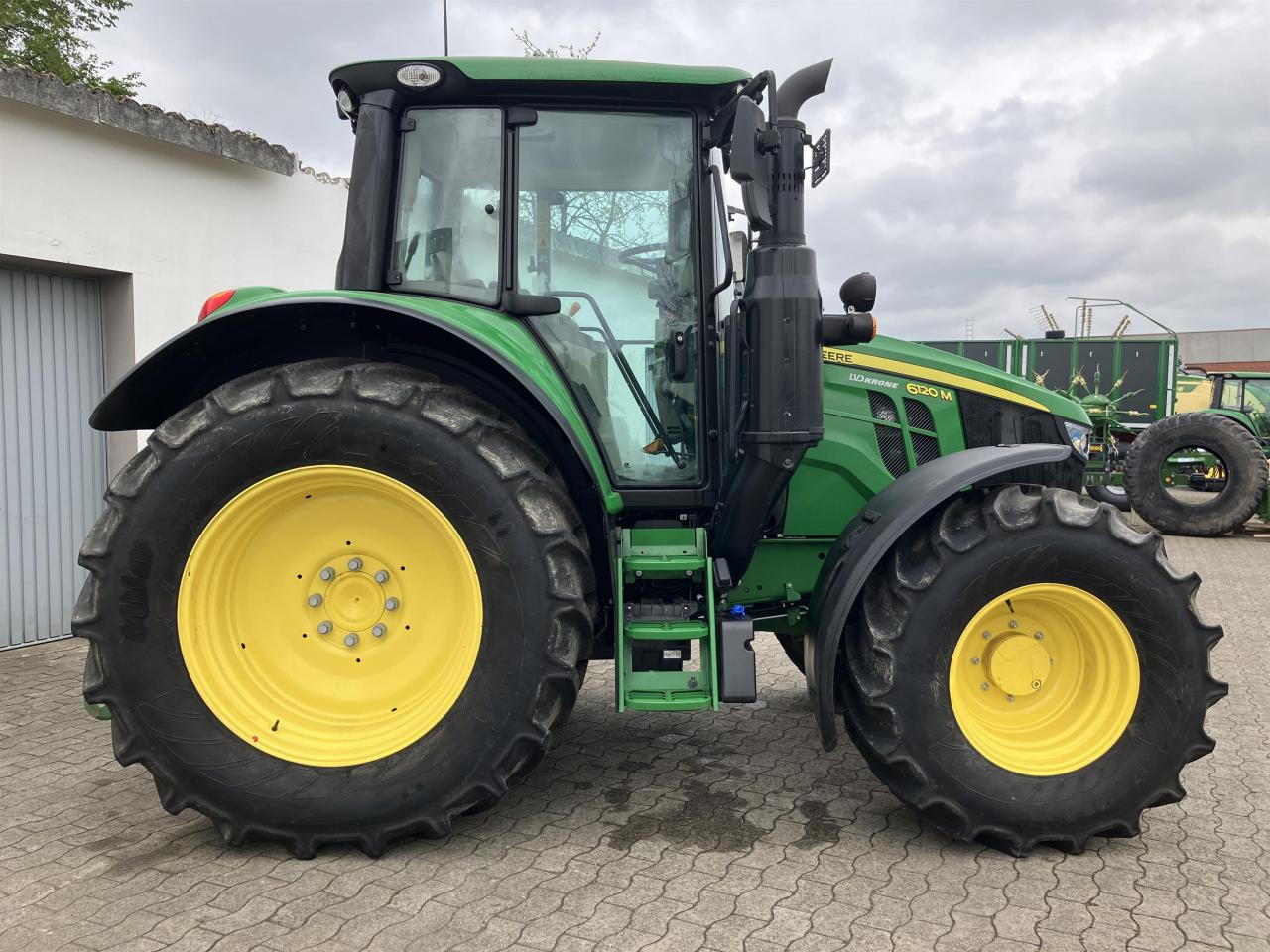 John Deere 6120M - Trator: foto 4 John Deere 6120M - Trator: foto 4
