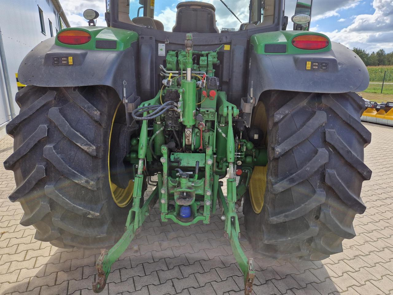 John Deere 6145R - Trator: foto 4 John Deere 6145R - Trator: foto 4