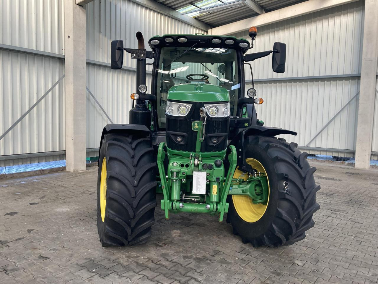 John Deere 6155R - Trator: foto 3 John Deere 6155R - Trator: foto 3