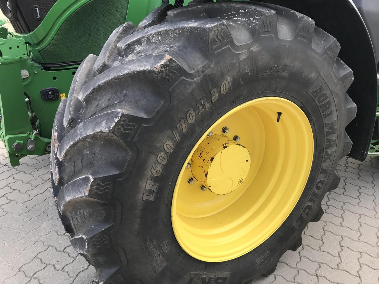 Trator John Deere 6195R: foto 10