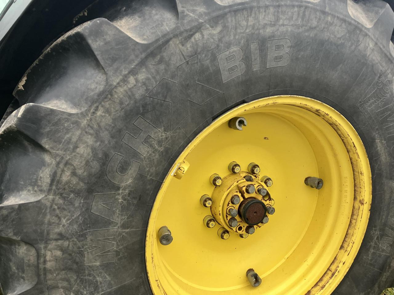 Trator John Deere 6215R: foto 10