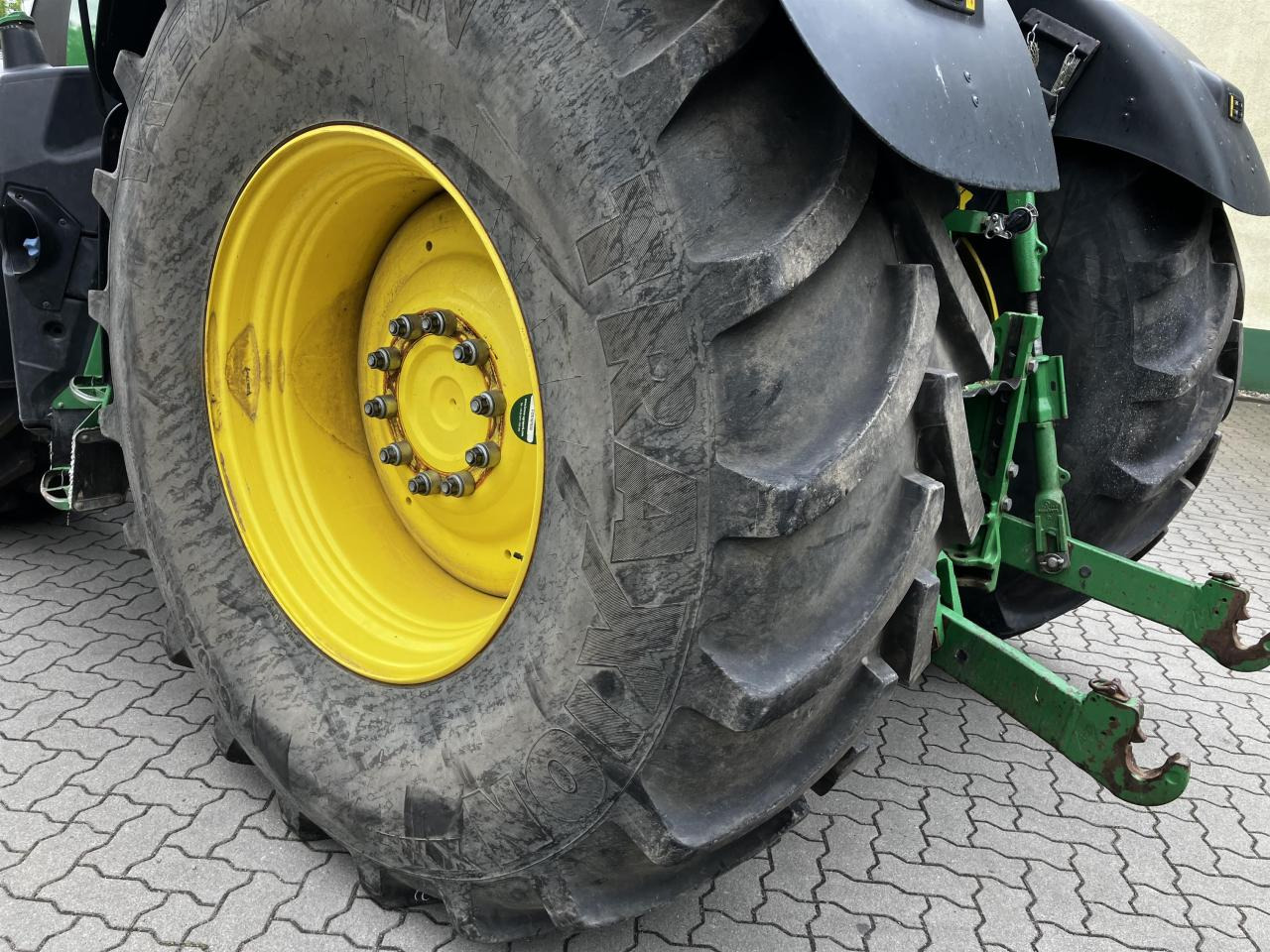 Trator John Deere 6215R: foto 12