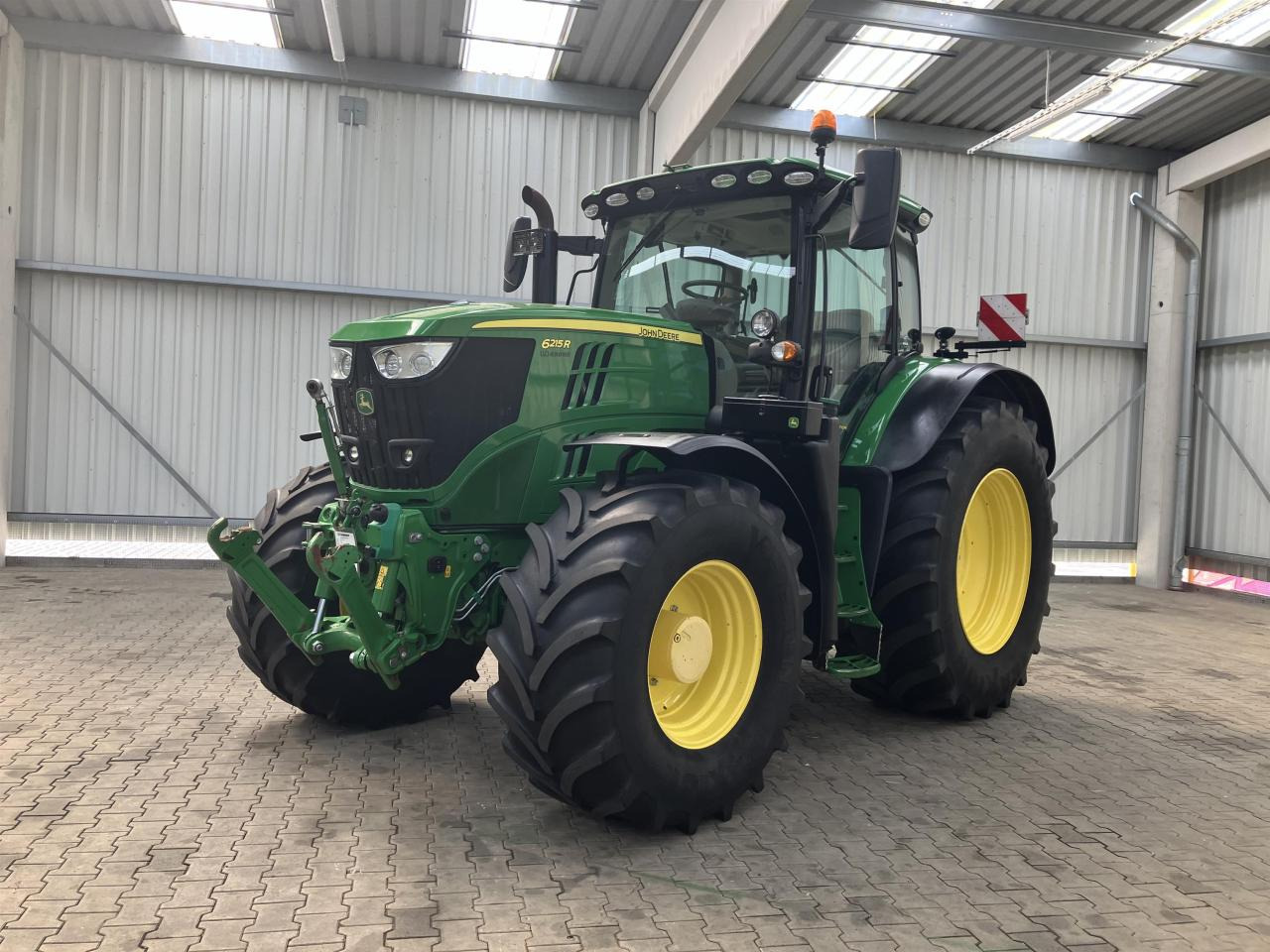 John Deere 6215R - Trator: foto 1 John Deere 6215R - Trator: foto 1