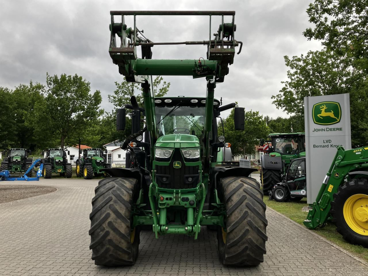 John Deere 6215R - Trator: foto 3 John Deere 6215R - Trator: foto 3