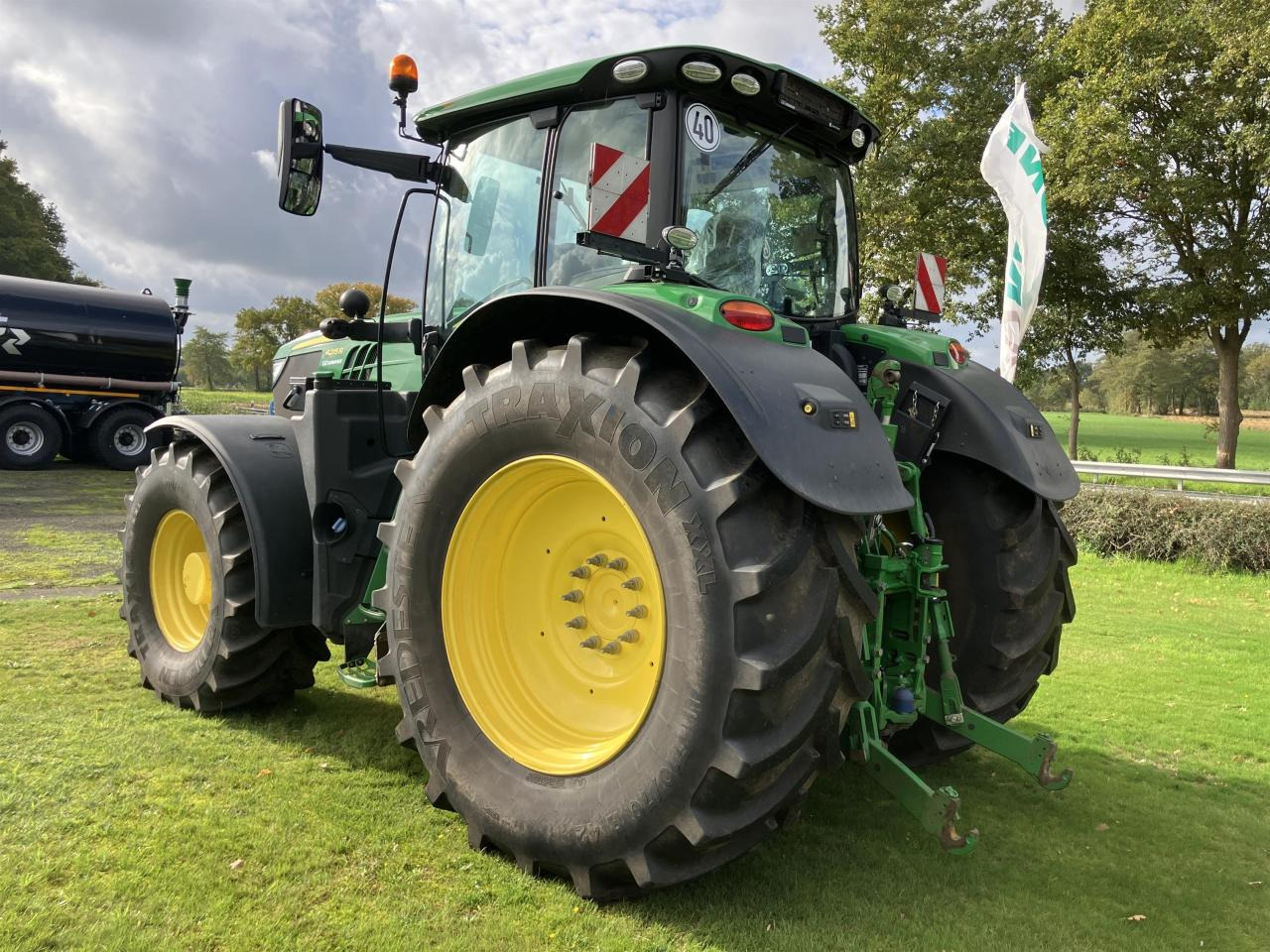 Trator John Deere 6215R: foto 6 Trator John Deere 6215R: foto 6