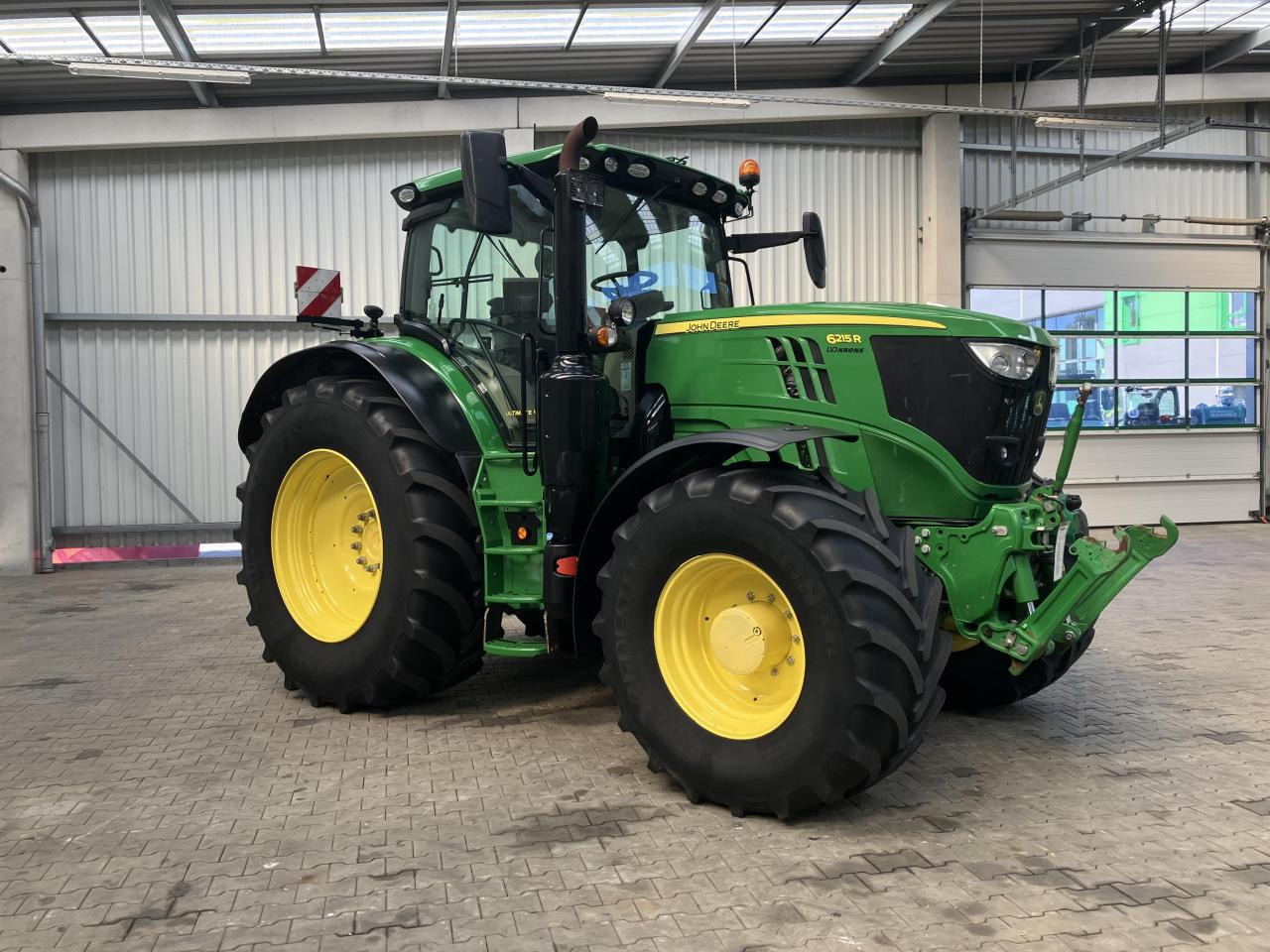 John Deere 6215R - Trator: foto 2 John Deere 6215R - Trator: foto 2