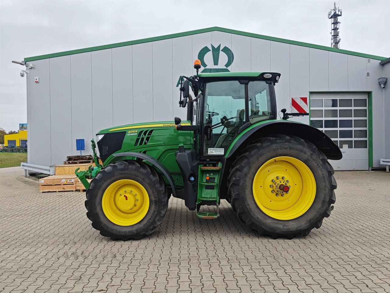 John Deere 6215R - Trator: foto 2 John Deere 6215R - Trator: foto 2