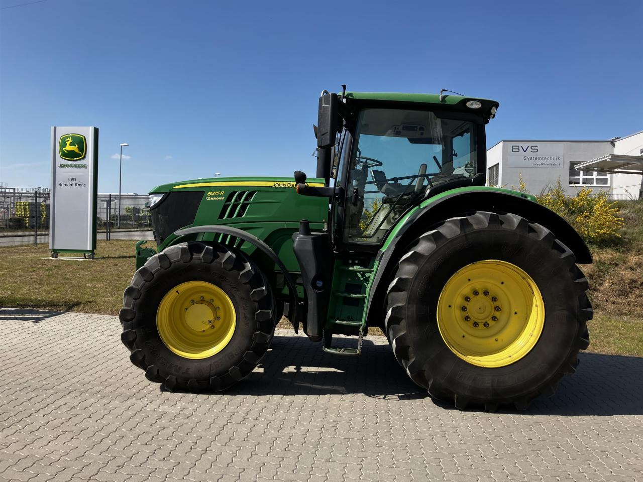 John Deere 6215R - Trator: foto 1 John Deere 6215R - Trator: foto 1