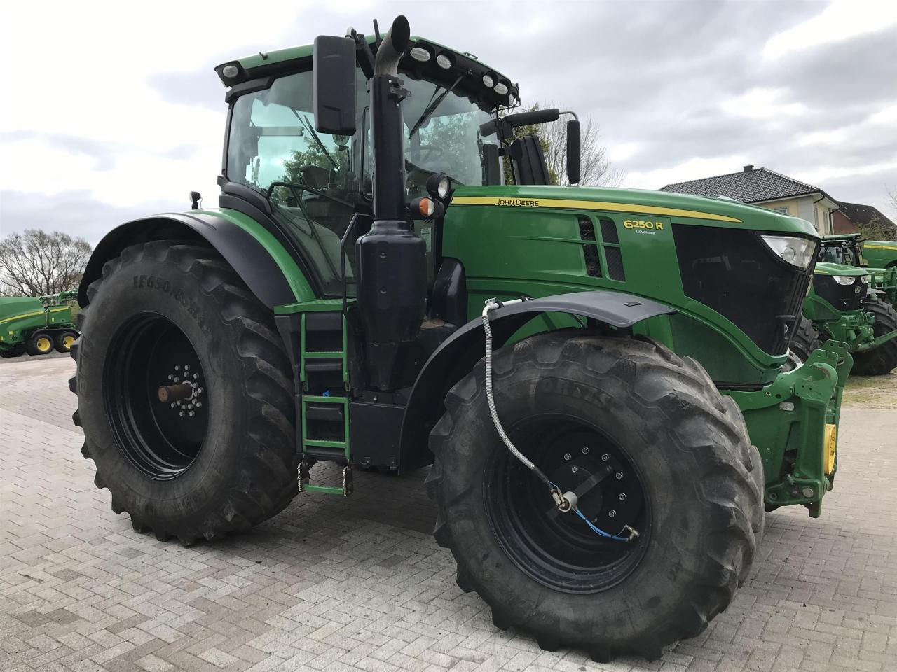 John Deere 6250R - Trator: foto 2 John Deere 6250R - Trator: foto 2