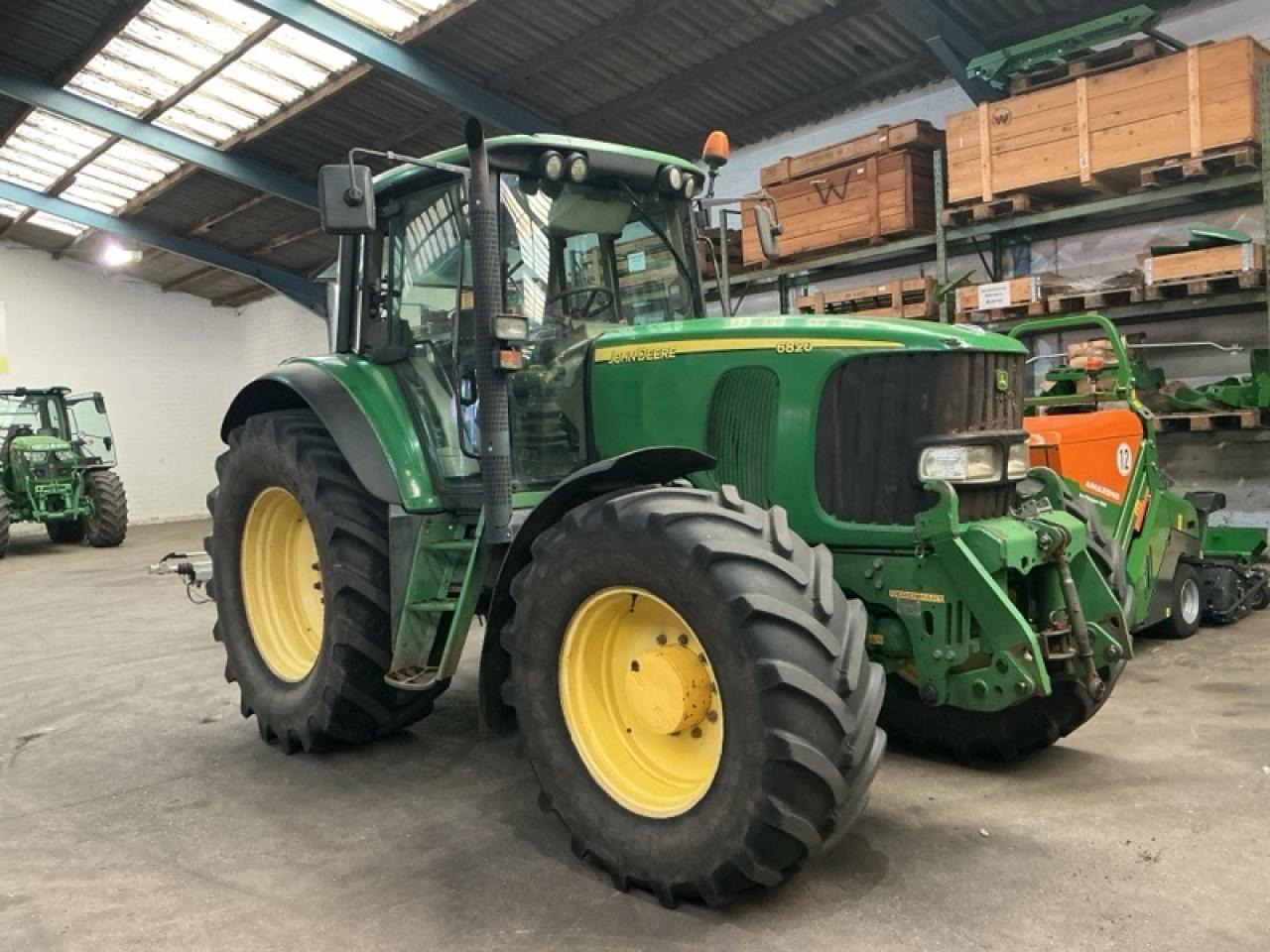 John Deere 6820 - Trator: foto 1 John Deere 6820 - Trator: foto 1