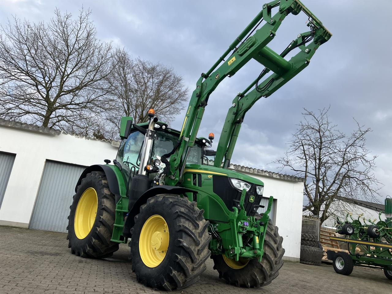 John Deere 6R 155 - Trator: foto 2 John Deere 6R 155 - Trator: foto 2
