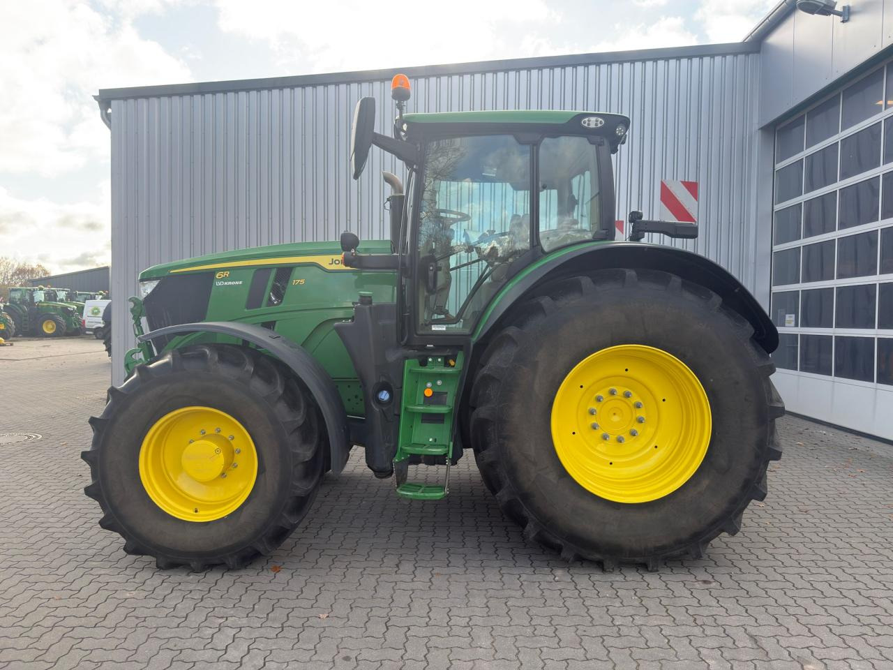 John Deere 6R 175 - Trator: foto 1 John Deere 6R 175 - Trator: foto 1