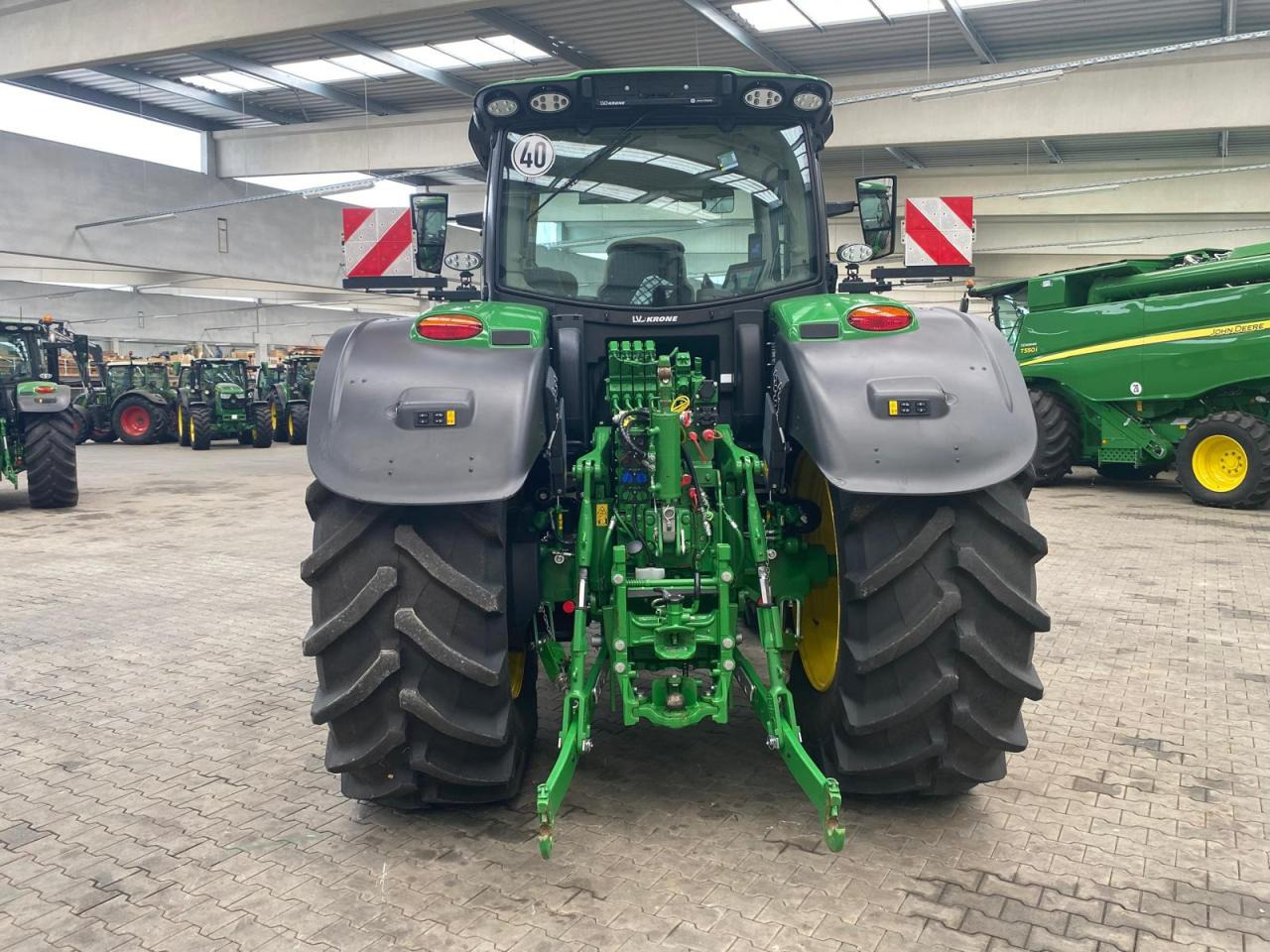John Deere 6R 215 - Trator: foto 5 John Deere 6R 215 - Trator: foto 5