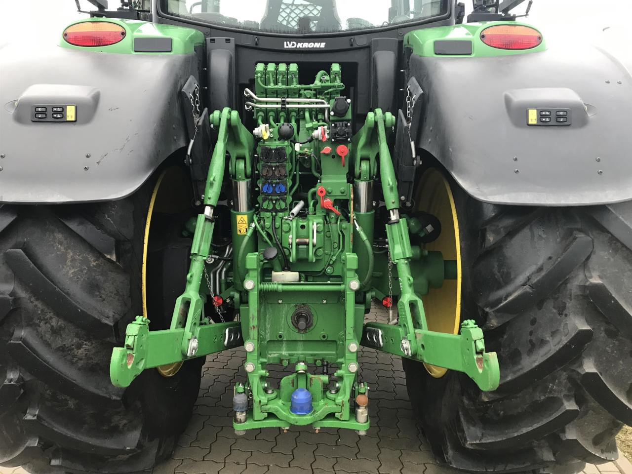 John Deere 6R 215 - Trator: foto 4 John Deere 6R 215 - Trator: foto 4