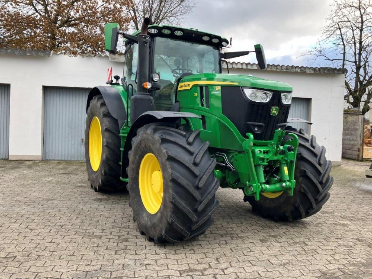 John Deere 6R 215 - Trator: foto 2 John Deere 6R 215 - Trator: foto 2