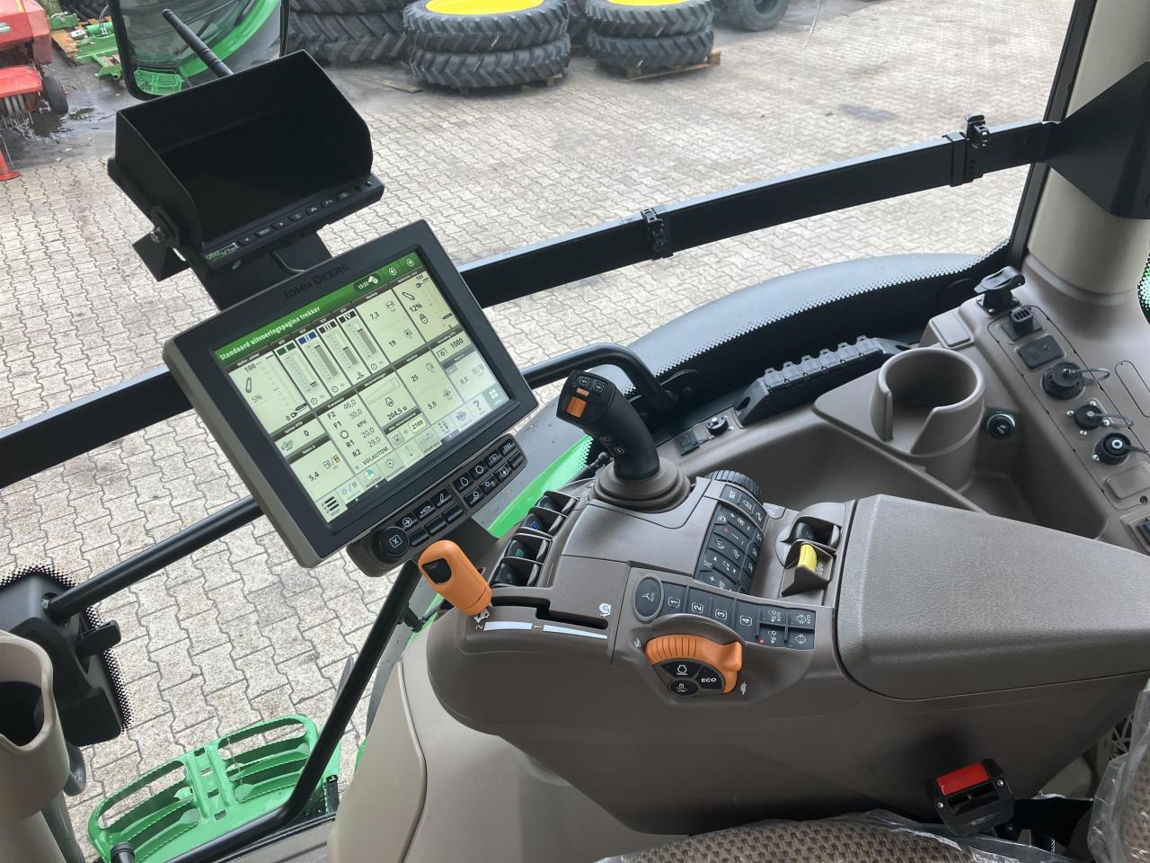 John Deere 6R 215 - Trator: foto 5 John Deere 6R 215 - Trator: foto 5