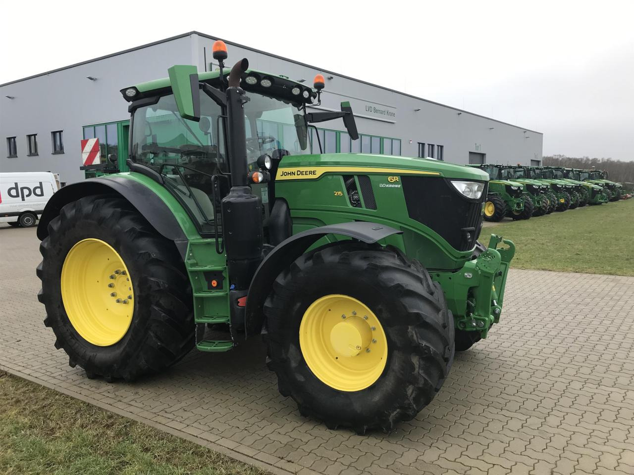 John Deere 6R 215 - Trator: foto 2 John Deere 6R 215 - Trator: foto 2