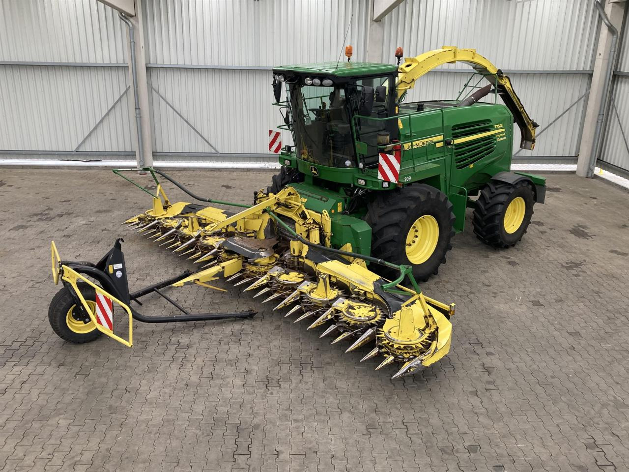 John Deere 7750i - Picadora de forragem automotriz: foto 1 John Deere 7750i - Picadora de forragem automotriz: foto 1