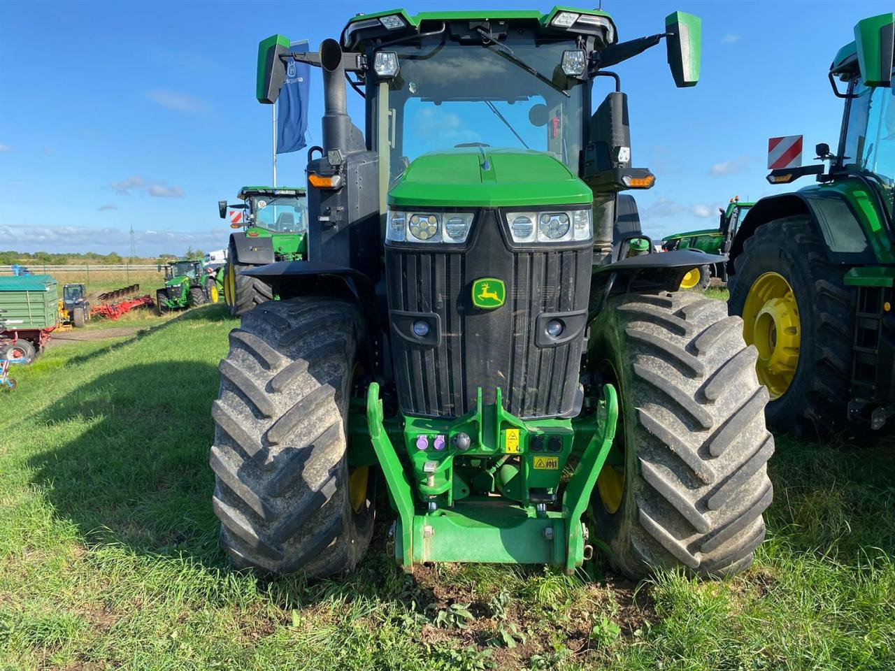 John Deere 7R 330 - Trator: foto 3 John Deere 7R 330 - Trator: foto 3