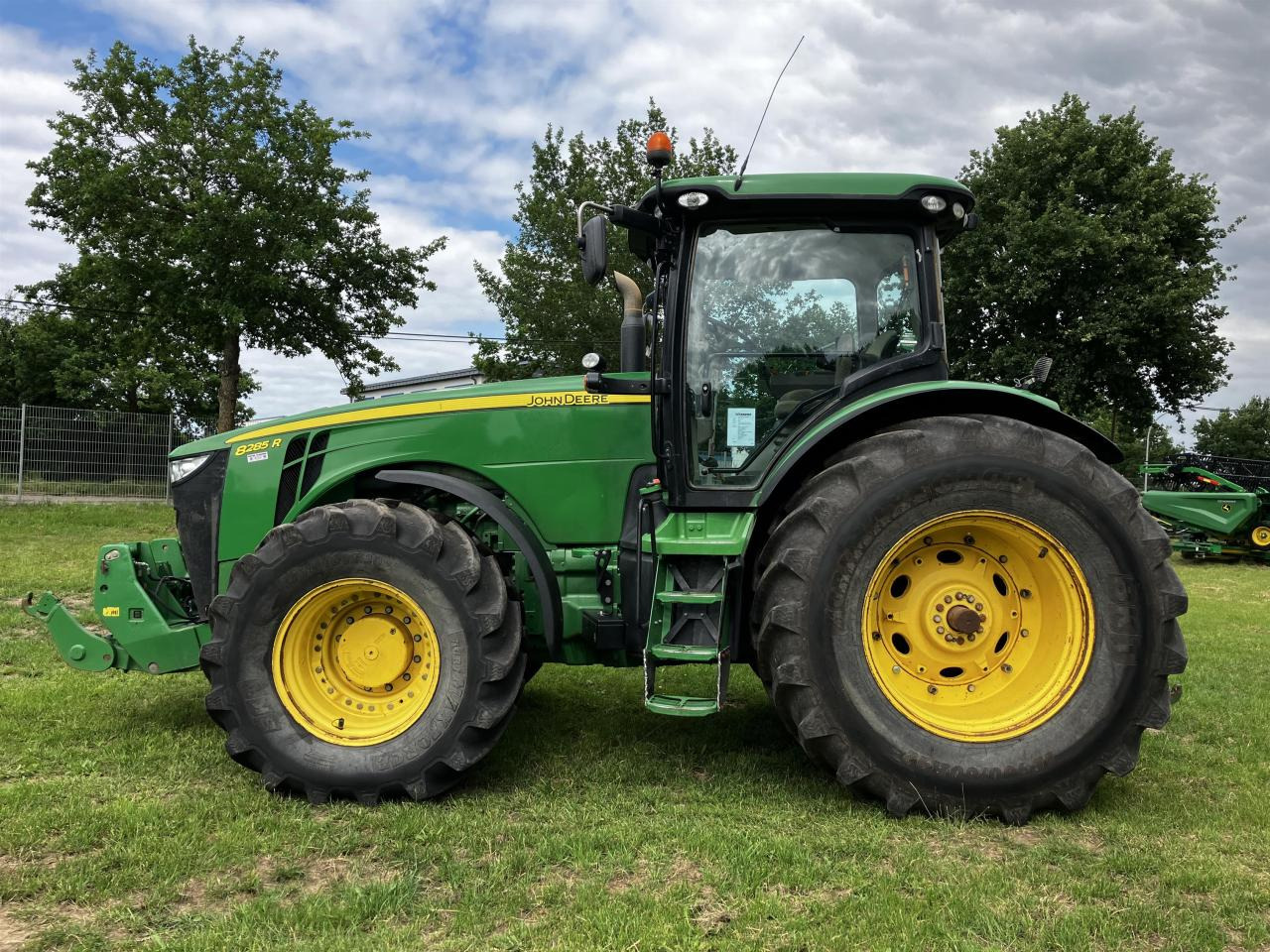 John Deere 8285R - Trator: foto 1 John Deere 8285R - Trator: foto 1