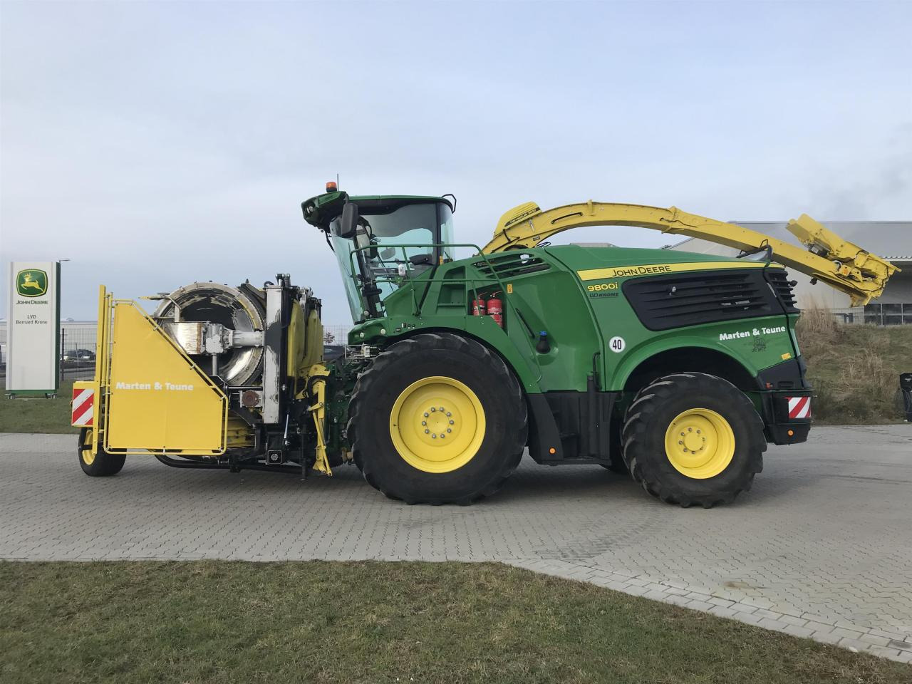 John Deere 9800 - Picadora de forragem automotriz: foto 1 John Deere 9800 - Picadora de forragem automotriz: foto 1
