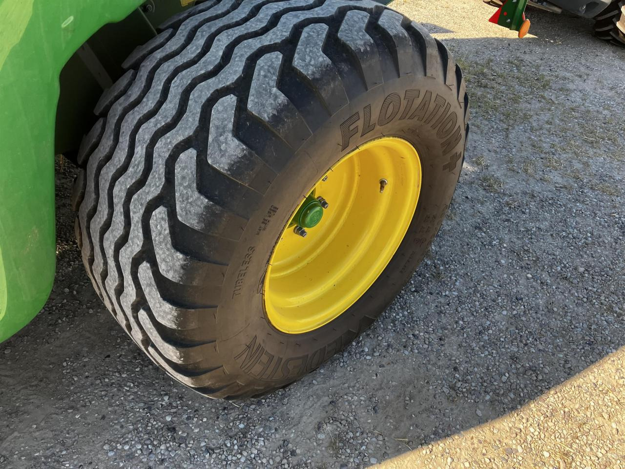 John Deere V461M MaxiCut HC13 - Enfardadeira de fardos redondos: foto 4 John Deere V461M MaxiCut HC13 - Enfardadeira de fardos redondos: foto 4