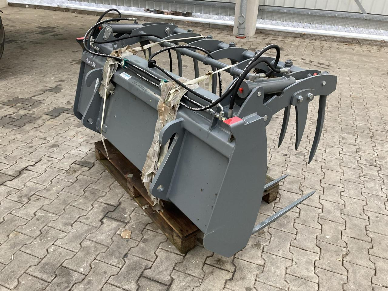 Kramer 1600 mm Vielzweckgabel - Carregador frontal para o trator: foto 2 Kramer 1600 mm Vielzweckgabel - Carregador frontal para o trator: foto 2