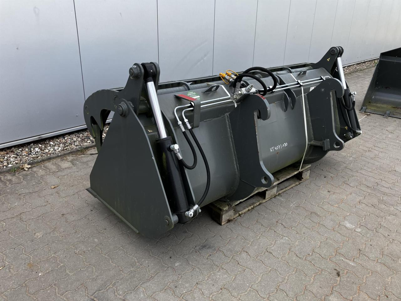 Kramer 2400 mm - Balde: foto 5 Kramer 2400 mm - Balde: foto 5