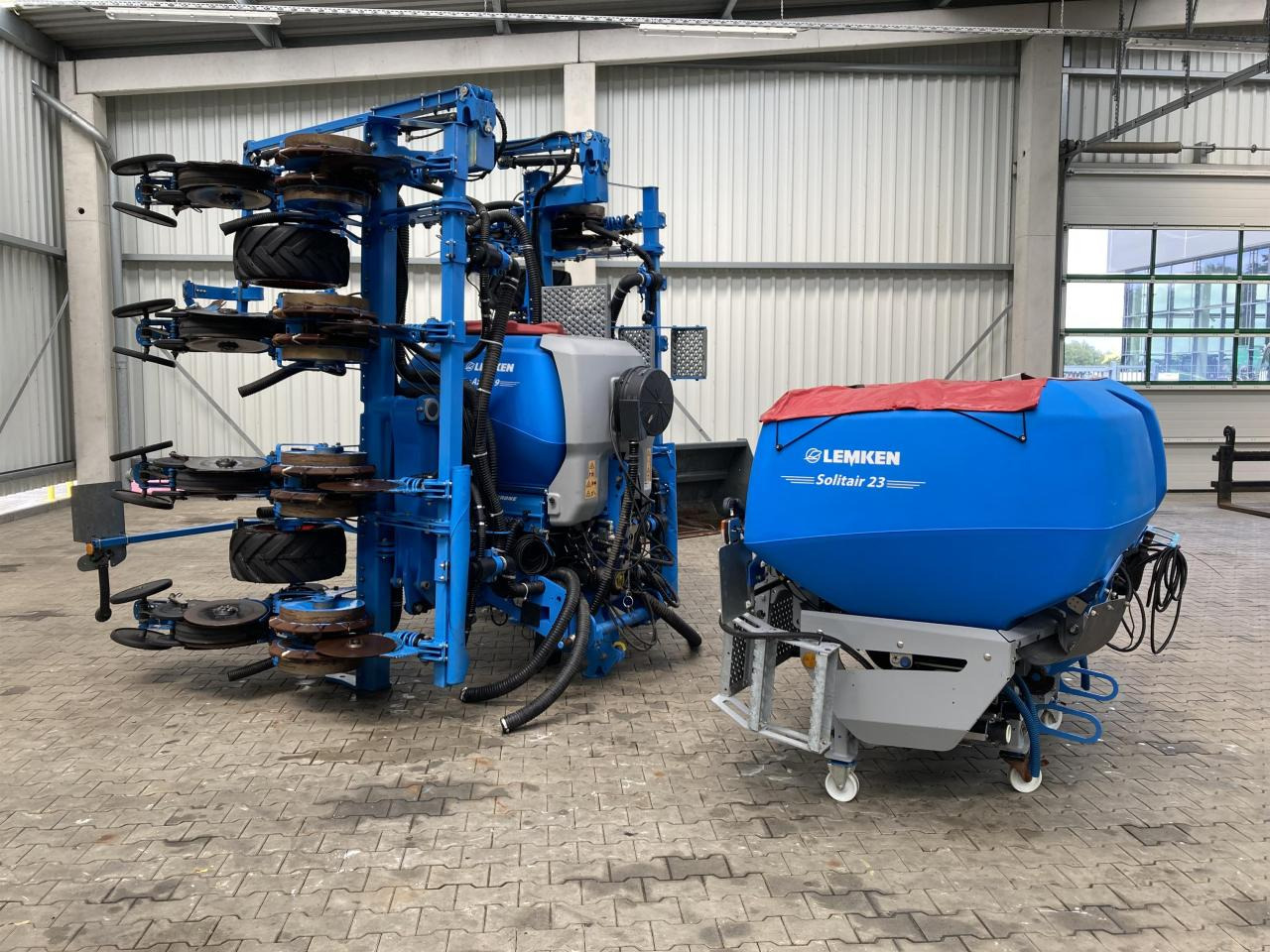 Lemken Azurit 9/8.75 - Semeadora de precisão: foto 1 Lemken Azurit 9/8.75 - Semeadora de precisão: foto 1